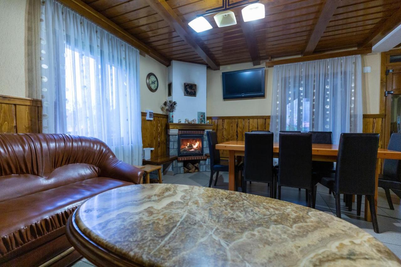 Вилла Conacul De Sub Munte Новач-Стрэйни Экстерьер фото